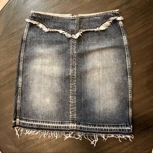 Guess Jean skirt, frayed hem zipper back